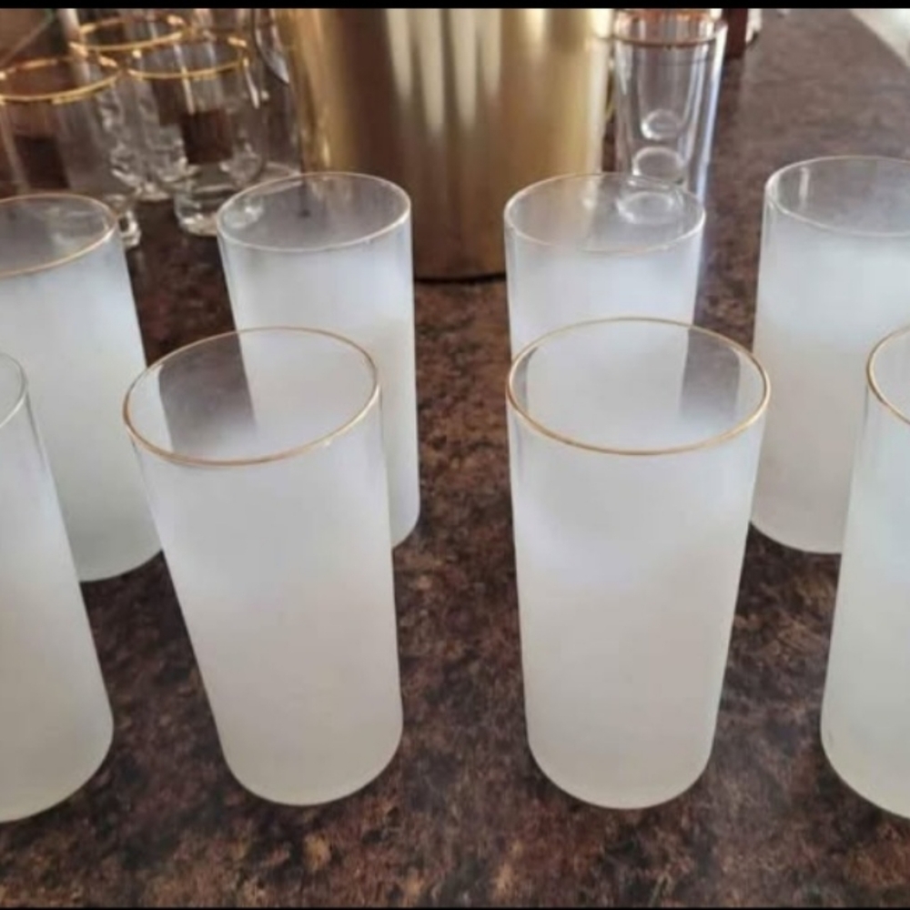 Beautiful Vintage MCM MidCentury Modern 8piece frosted Highball bar glass set.